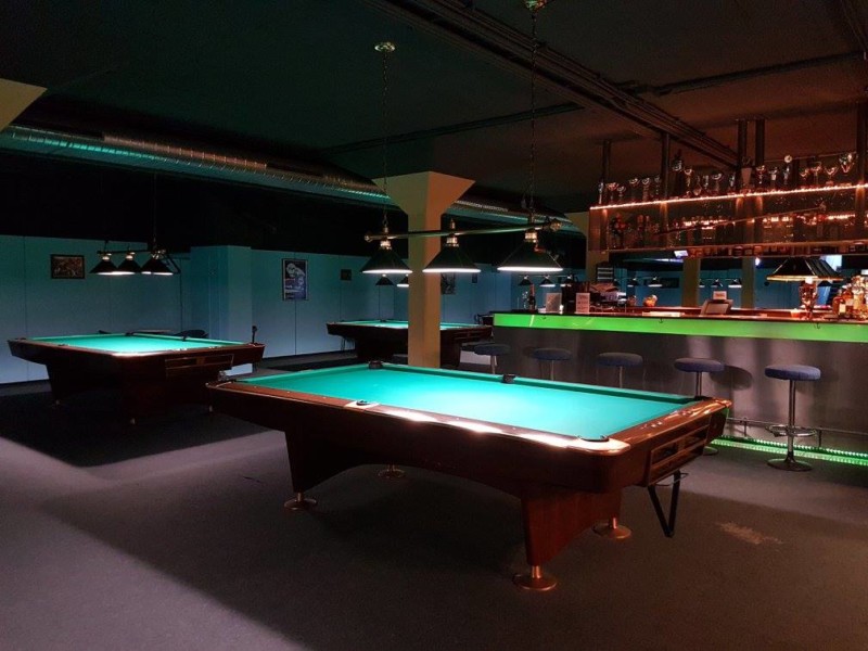 Les tables de billard. The Saloon - Club Billard - La Chaux-de-Fonds