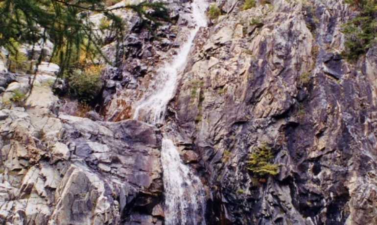 💧 Cascade de Barberine – Finhaut