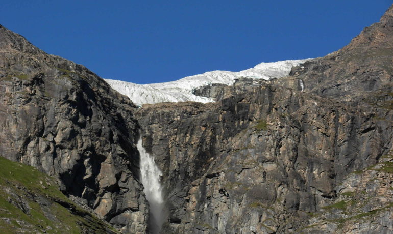 💧 Cascade du Giétro – Mauvoisin