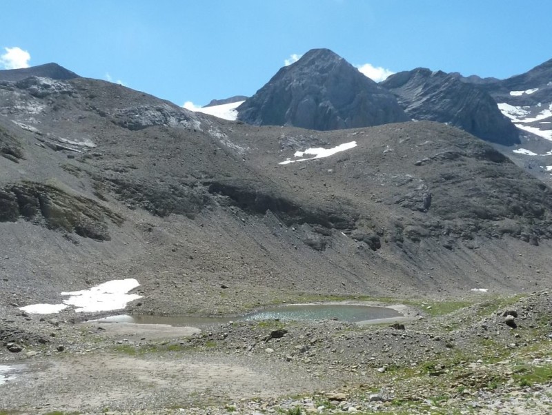 Le lac de montagne Dürrseeli à 2357 mètres d'altitude. Photo : hikr.org