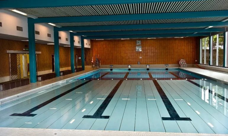 🏊 Piscine Couverte des Mousquetaires