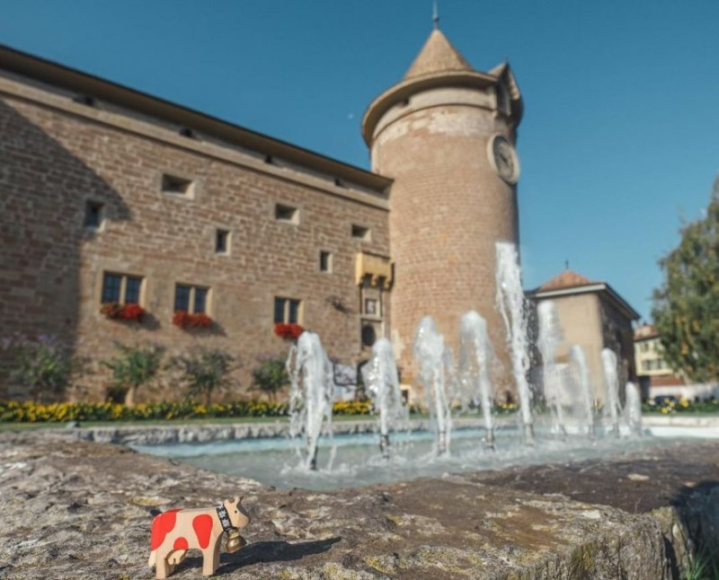 La fontaine du parvis du château de Morges