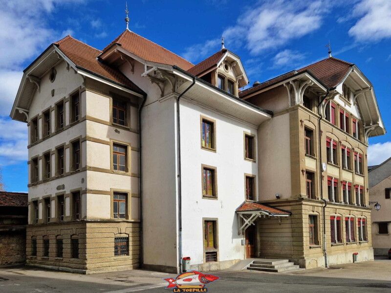 Le grenier du château, aujourd'hui l'école primaire d'Avenches.