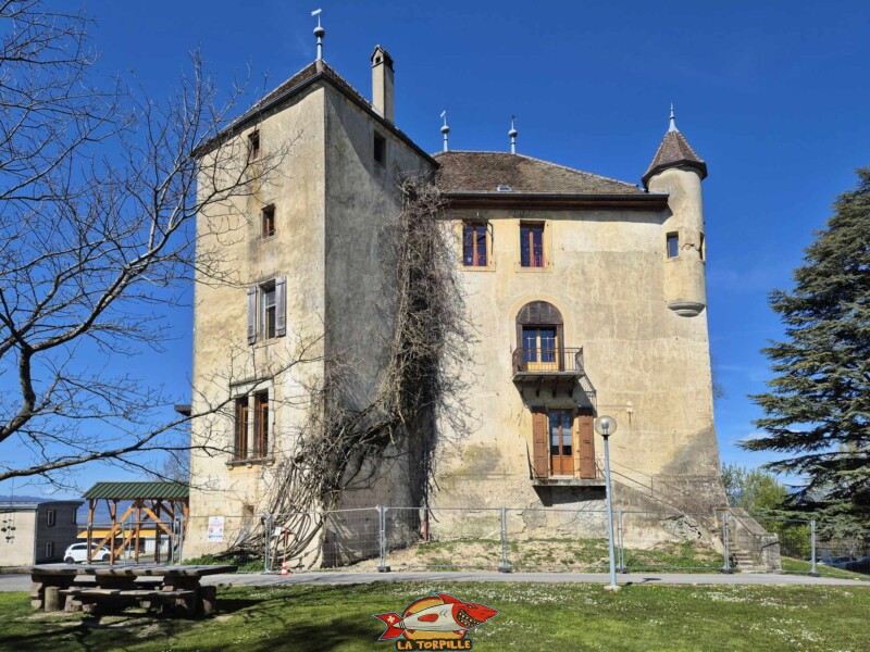 Côté Est, château de Saint-Barthélemy, Gros-de-Vaud