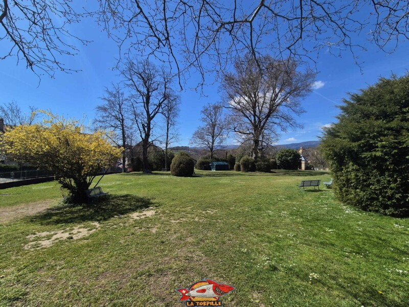 Jardin. Château de La Sarraz, canton de Vaud.