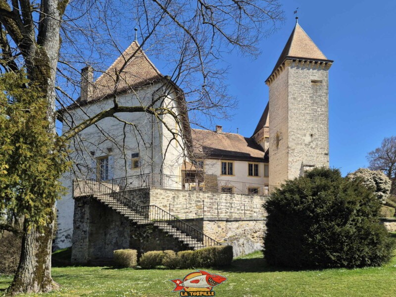 Côté Sud-Ouest. Château de La Sarraz, canton de Vaud.