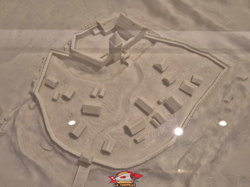 La maquette du château en 1186, une seule tour. Château de La Sarraz, canton de Vaud.