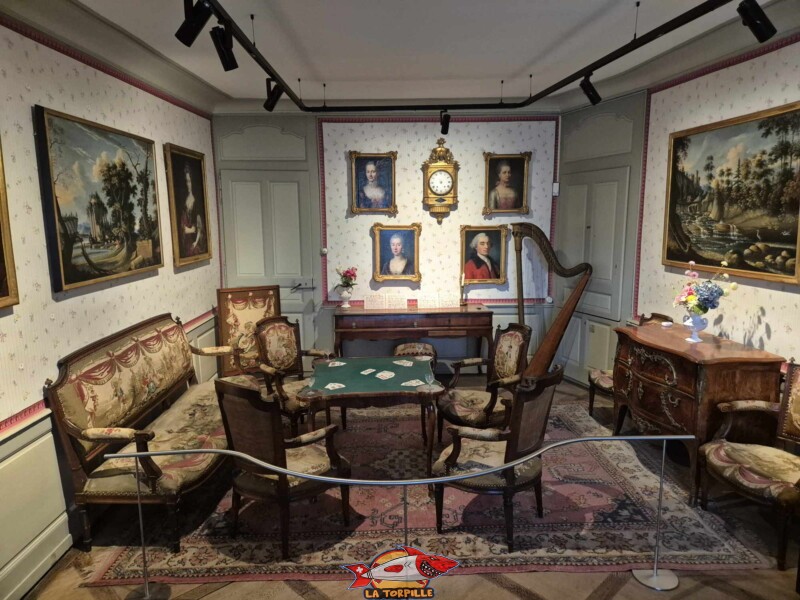 Un salon de musique. Château de La Sarraz, canton de Vaud.