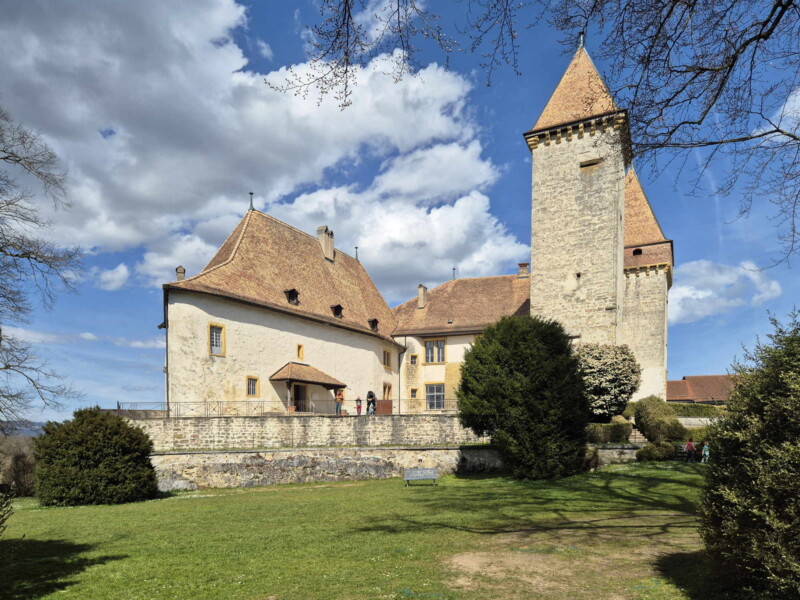Côté Sud-Ouest. Château de La Sarraz, canton de Vaud.