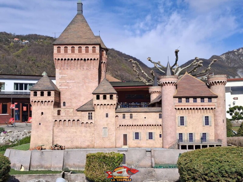 Le château de Vufflens à Swissminiatur, le parc de la Suisse en miniature, à Melide, près de Lugano, dans le canton du Tessin.