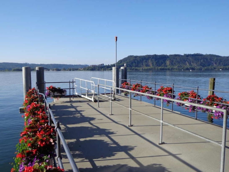 Le débarcadère de La Neuveville. Le débarcadère de La Neuveville.