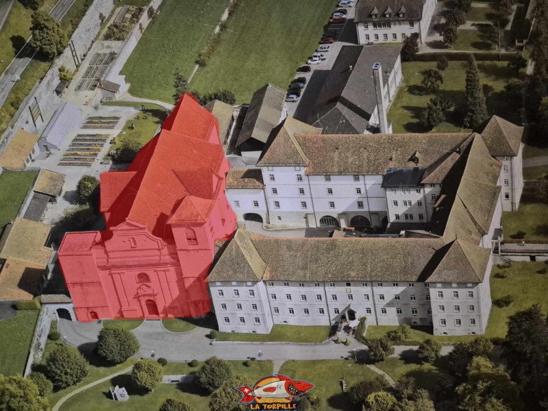 L'abbaye avec, en rouge, son ancienne église ou abbatiale. L'abbaye de Bellelay, Commune de Saicourt, Jura bernois.