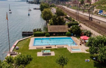 🏊🏖️ Plage et Piscine Extérieure de Douanne