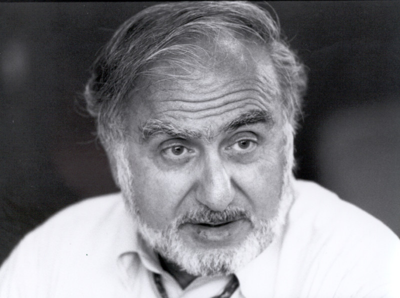 Nicolas Hayek (1928-2010) est la figure emblématique de Swatch et son groupe. Né au Liban, il se retrouve en Suisse grâce à sa femme Marianne Mezger (1930-2023) et commence sa carrière d'industriel en reprenant les activités de son beau-père. Nicolas Hayek (1928-2010) est la figure emblématique de Swatch et son groupe. Né au Liban, il se retrouve en Suisse grâce à sa femme Marianne Mezger (1930-2023) et commence sa carrière d'industriel en reprenant les activités de son beau-père.