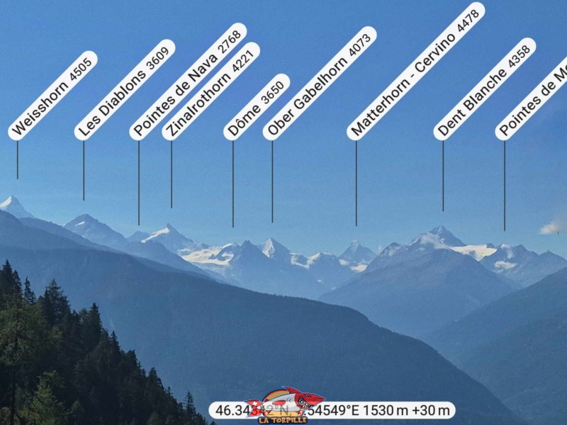 Le magnifique panorama, direction sud, sur les grands sommets du val d'Anniviers et le Cervin.