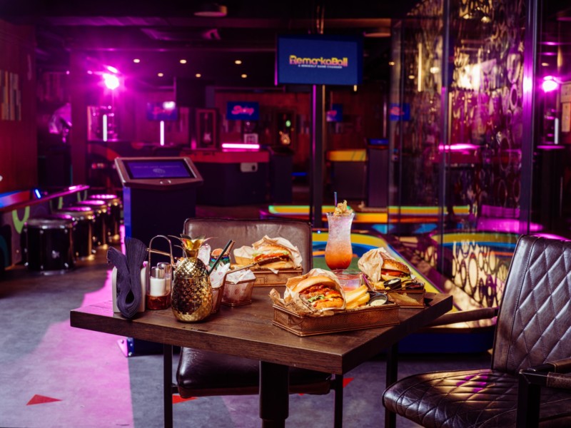 La partie restauration. Swing - Interactive Mini-Golf Geneva.