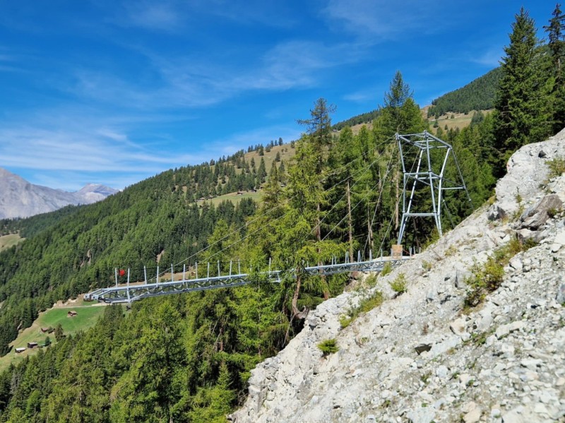 La passerelle des Dzoras.