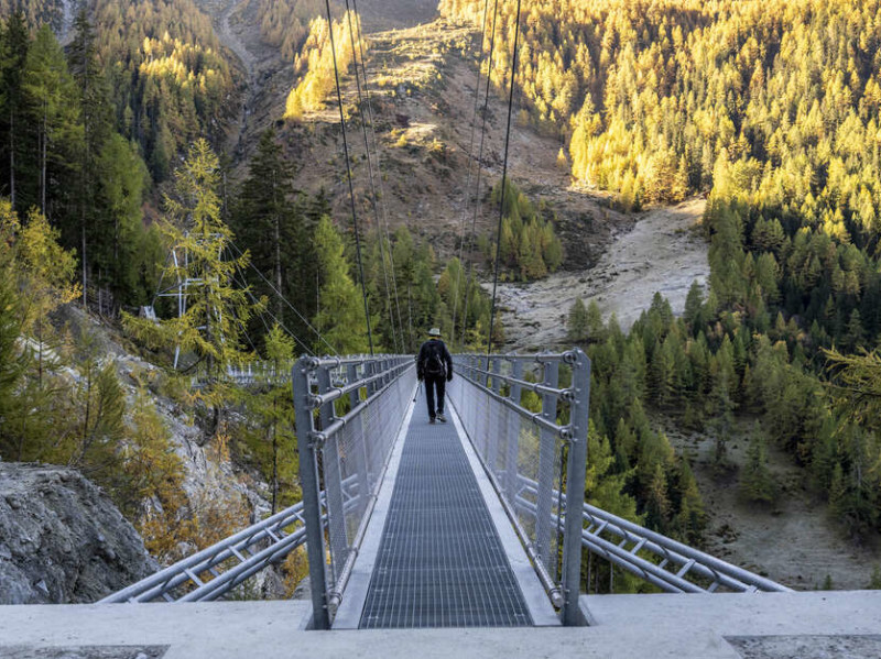 La passerelle des Dzoras.
