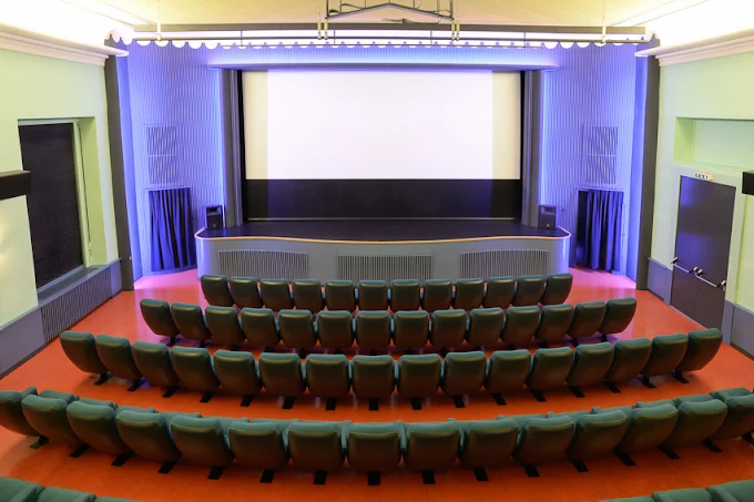 L'intérieur du cinéma. Ciné 2520. La Neuveville. Jura bernois. L'intérieur du cinéma. Ciné 2520. La Neuveville. Jura bernois.