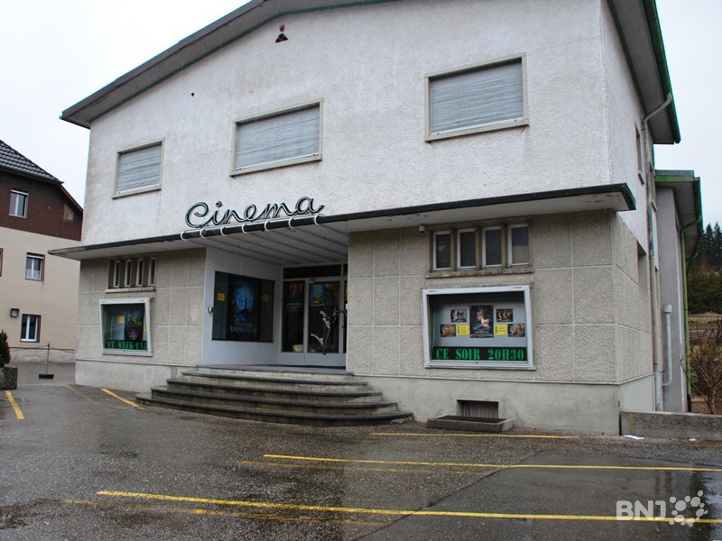 L'extérieur du cinéma Palace. Bévilard, Valbirse, Jura bernois. L'extérieur du cinéma Palace. Bévilard, Valbirse, Jura bernois.