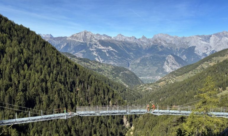 🌉 Passerelle des Dzoras – Isérables