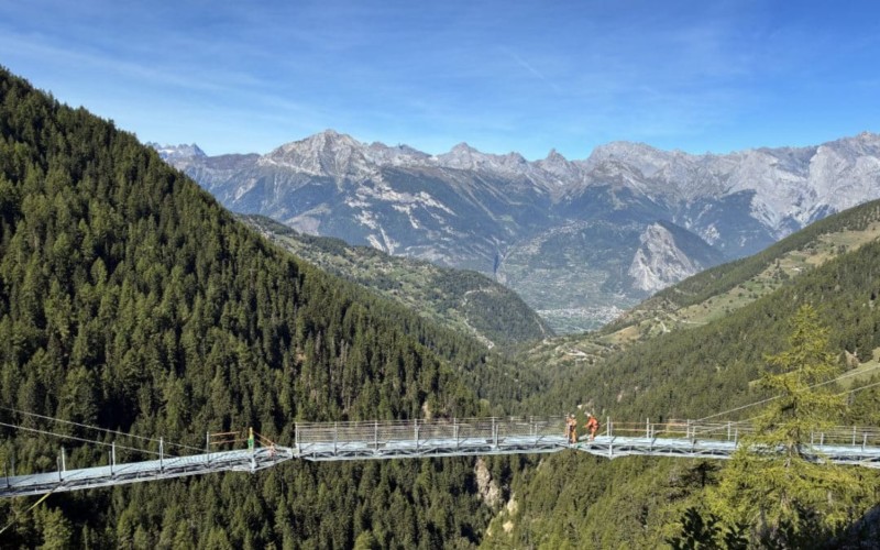 La passerelle des Dzoras.