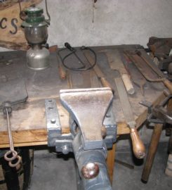 🏠 Musée de la Ferme des Troncs – Mézières