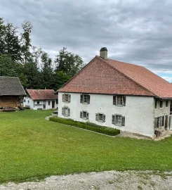 🏠 Musée de la Ferme des Troncs – Mézières