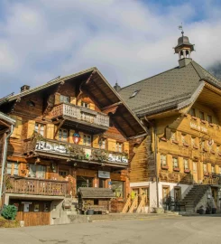 🏘️ Village de Rossinière