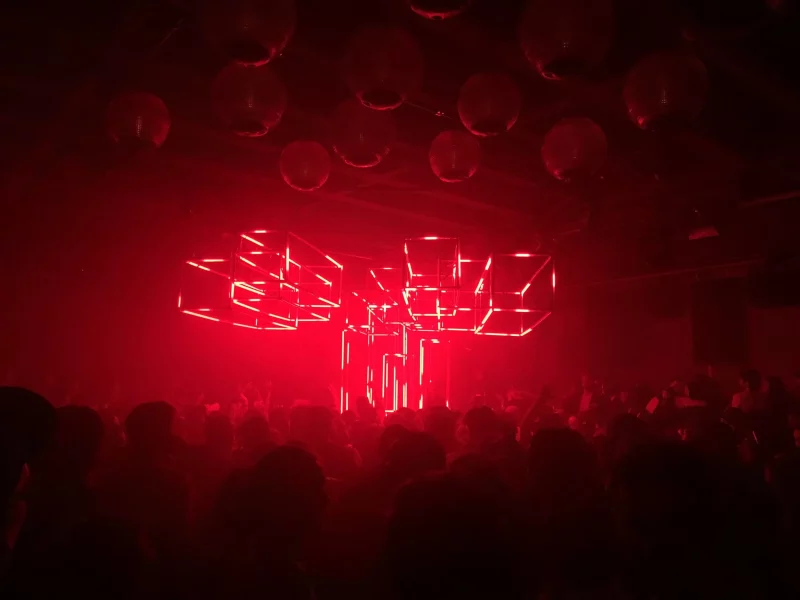 L'intérieur du night club L'Audio Club