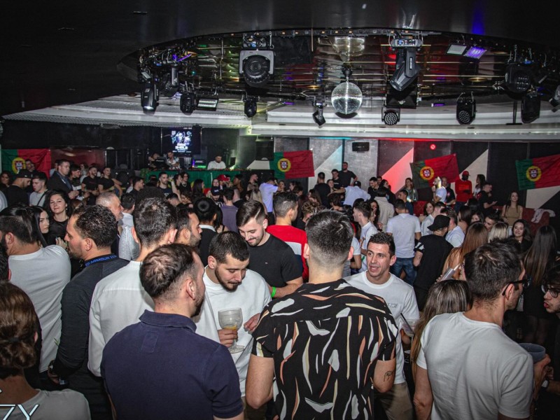 L'intérieur de la boite de nuit le Crazy Club. L'intérieur de la boite de nuit le Crazy Club.