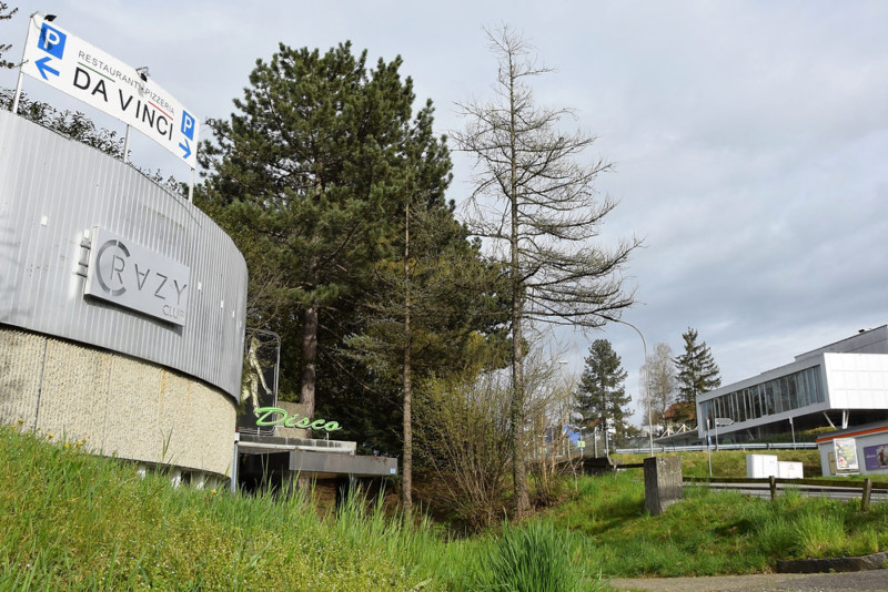 L'extérieur du Crazy Club. L'extérieur du Crazy Club.