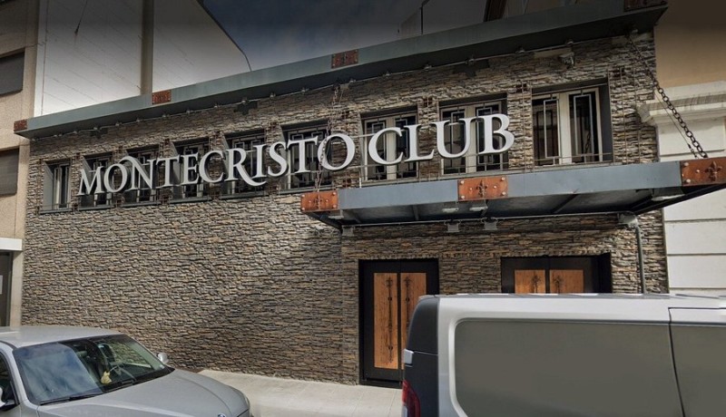 L'entrée de la boite de nuit le Monte Cristo.