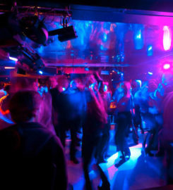 🌃 Discothèque Le Farm Club – Verbier