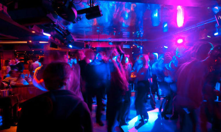 🌃 Discothèque Le Farm Club – Verbier