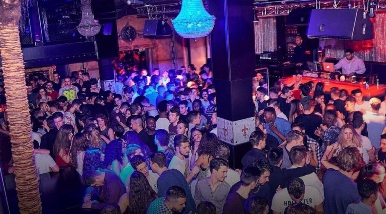 interieur monte cristo club