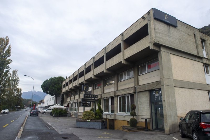 L'extérieur du night club le Jukebox à Sion.