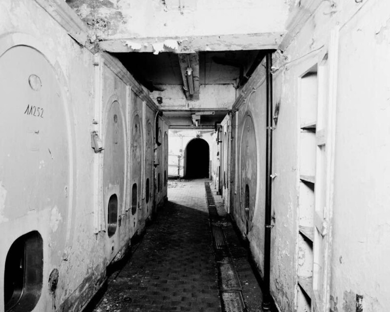 Les anciennes caves de la maison d'Orsat. Photo : Facebook Quartier LôDzè. Les Bains Publics, Quartier LôDzè, bains thermaux, Martigny, Valais. Les anciennes caves de la maison d'Orsat. Photo : Facebook Quartier LôDzè. Les Bains Publics, Quartier LôDzè, bains thermaux, Martigny, Valais.