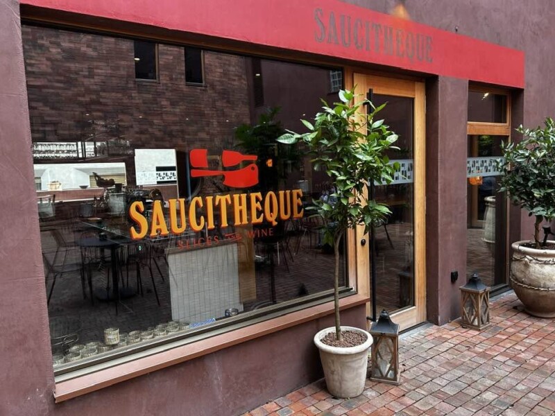 Le bar à vins "Saucithèque" Le bar à vins "Saucithèque"