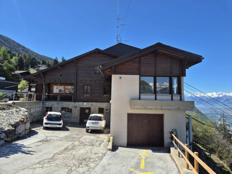 Station amont. Téléphérique Chalais-Briey-Vercorin