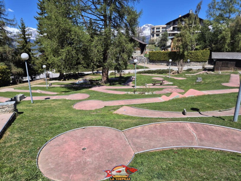Les parcours du minigolf.