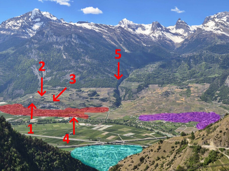 La magnifique vue depuis Isérables. 1 : Tour de Saillon ; 2 : Vigne à Farinet ; 3 : Village médiéval de Saillon ; 4 : Bains de Saillon, ; 5 : Passerelle à Farinet. En rouge, Saillon ; en violet : Leytron ; en bleu : Riddes.