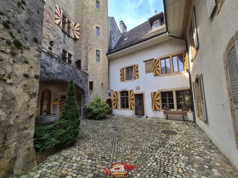 Cour, château de Vaumarcus