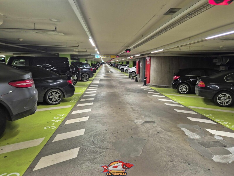 Le parking P1. Terrasse Panorama, Terrasse panoramique de l'aéroport de Genève.