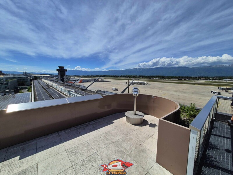 Les photos de la zone sud de la terrasse panoramique. Terrasse Panorama, Terrasse panoramique de l'aéroport de Genève.