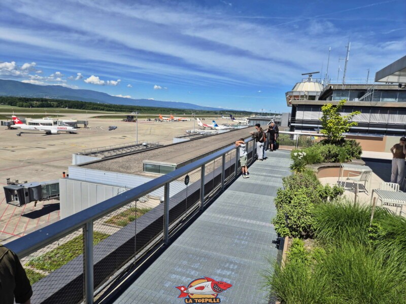 Les photos de la zone nord de la terrasse panoramique. Terrasse Panorama, Terrasse panoramique de l'aéroport de Genève.