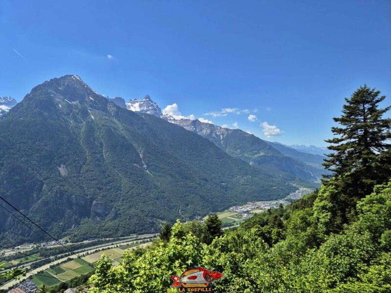 La vue direction nord-ouest depuis Champex. Téléphérique DAC Dorénaz – Alesse – Champex