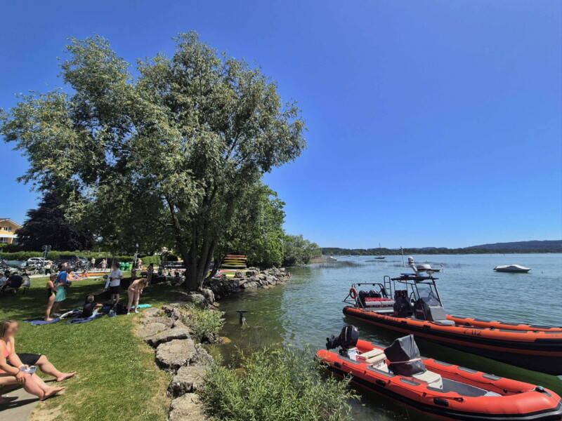 Enrochements. Plage de Nant, Mont-Vully, Lac de Morat, Canton de Fribourg.