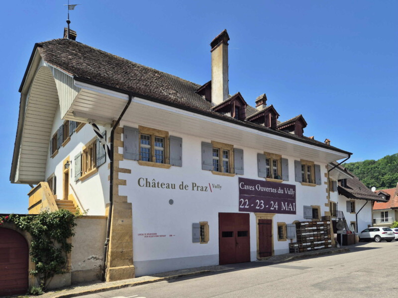 Le château de Praz. Plage de Praz, Mont-Vully, Canton de Fribourg, Lac de Morat.