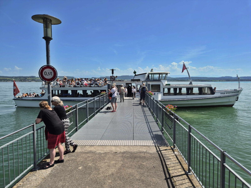 Débarcadère. Plage de Môtier, Mont-Vully, lac de Morat, canton de Fribourg.